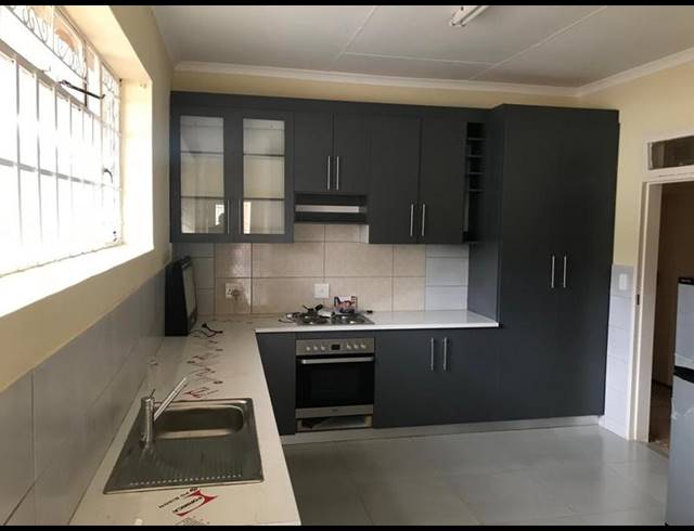 4 BEDROOM PROPERTY TO RENT IN KENSINGTON